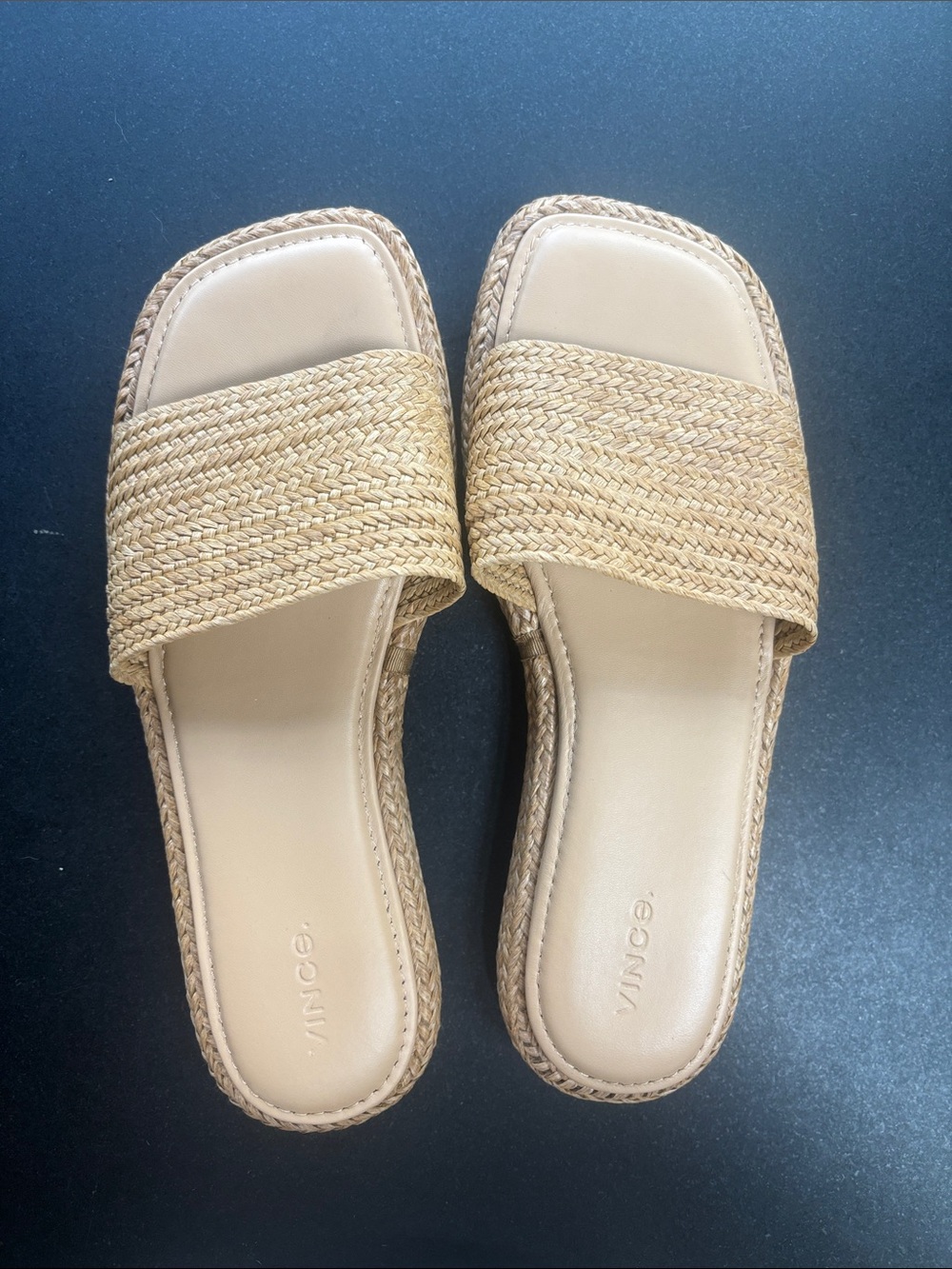 Vince Eva Raffia slide sandal size 10